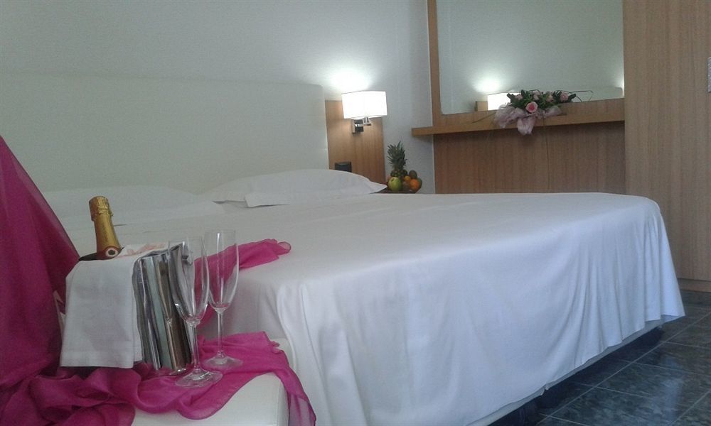 Vea Resort Hotel แมร์คาโต ซาน เซเวริโน ภายนอก รูปภาพ