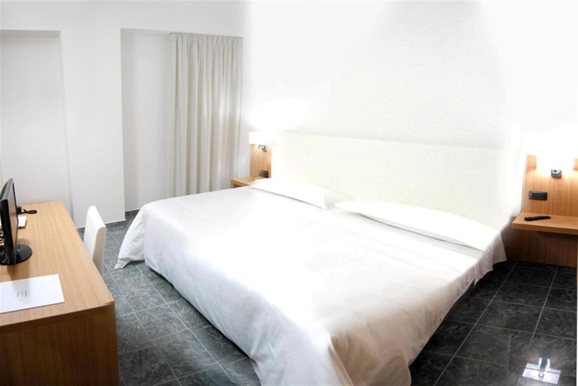 Vea Resort Hotel แมร์คาโต ซาน เซเวริโน ภายนอก รูปภาพ